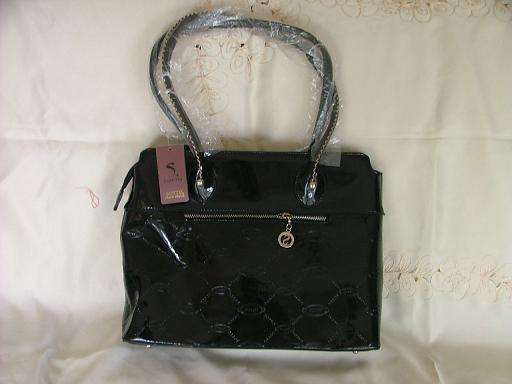 "DESIGNER LOOKING BLACK HANDBAG***CRAZY***R1***NO RESERVE".