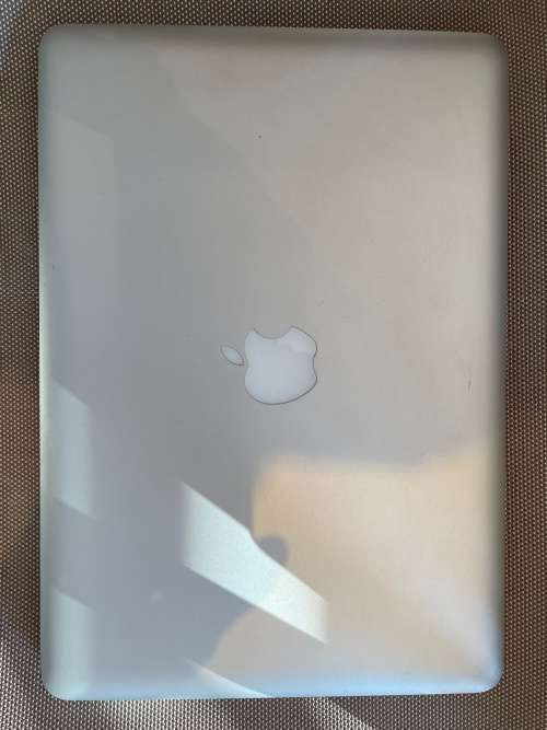 Apple MacBook Pro 13.3-inch | Core i7 2.8GHz | 8GB DDR3 RAM | 120GB SSD |