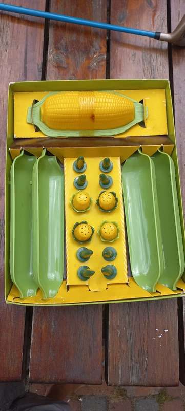 Vintage 1950 Serv-Rite Deluxe corn service set in original box