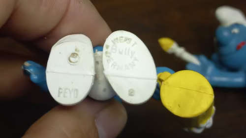 Two Vintage Peyo smurfs