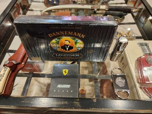 Vintage 25 Dannemann Brasil Legitimos Cigars in a Metal Tin Can Box Metal Can Tin Can