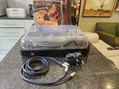 Lenco L-85 Turntable with 12 LP Collection