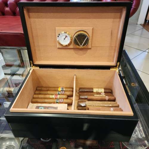 Cigar Humidor Box With More Than 110 Cigars