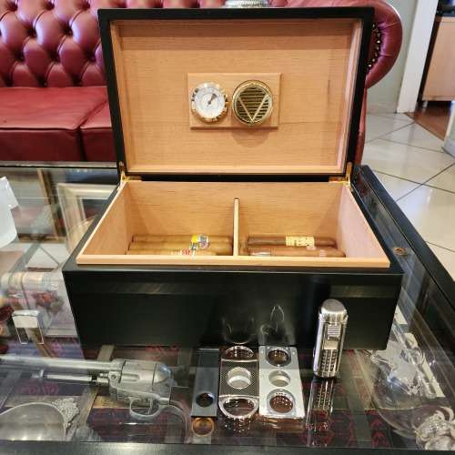 Cigar Humidor Box With More Than 110 Cigars