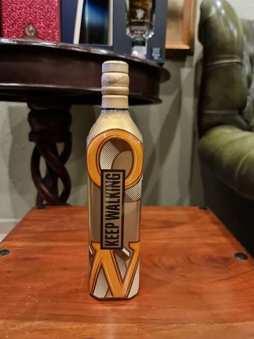 Johnnie Walker Gold Keep Walking Limited Edition
