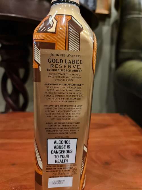 Johnnie Walker Gold Keep Walking Limited Edition