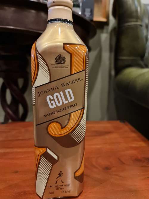 Johnnie Walker Gold Keep Walking Limited Edition