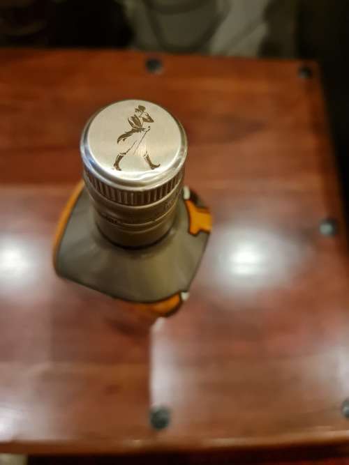 Johnnie Walker Gold Keep Walking Limited Edition