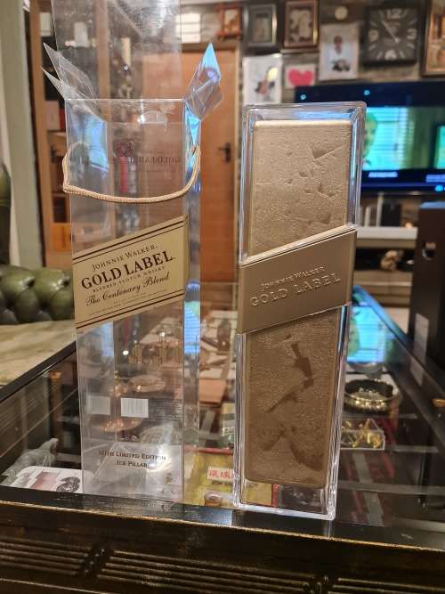 Johnnie Walker Gold Label The Centenary Blend 18 Year Old Ice Pillar