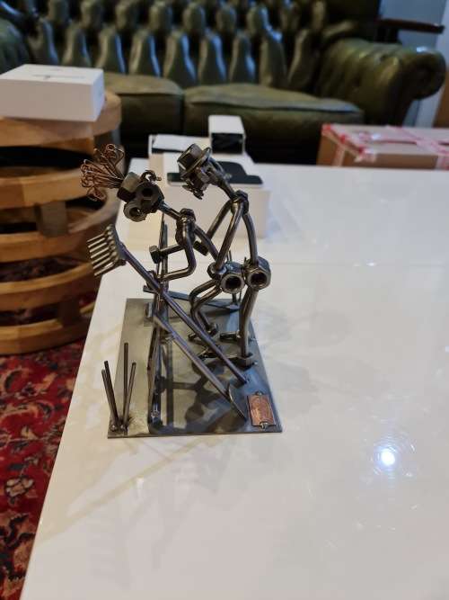 Hinz and Kunst - Love in the Garden Art Sculpture