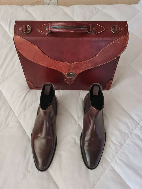 Russell and Bromley London Chalsea Boots