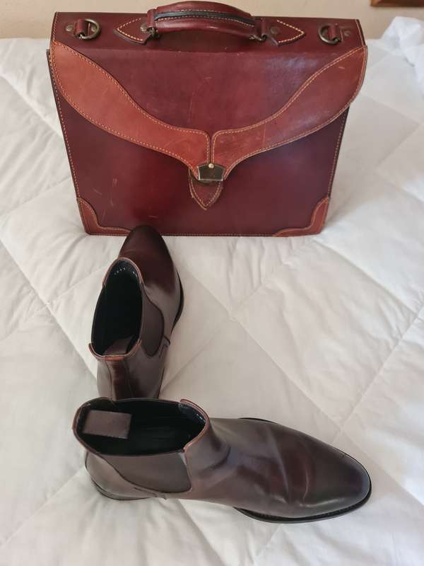 Russell and Bromley London Chalsea Boots