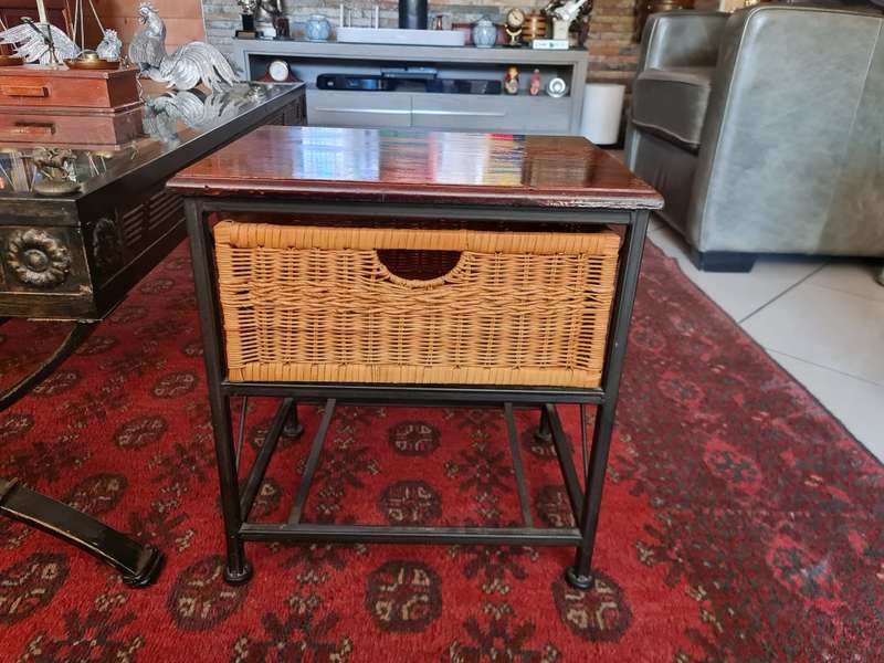 Single Pedestal made of Steel, Wood and Wicker