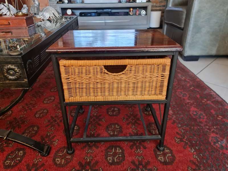 Single Pedestal made of Steel, Wood and Wicker