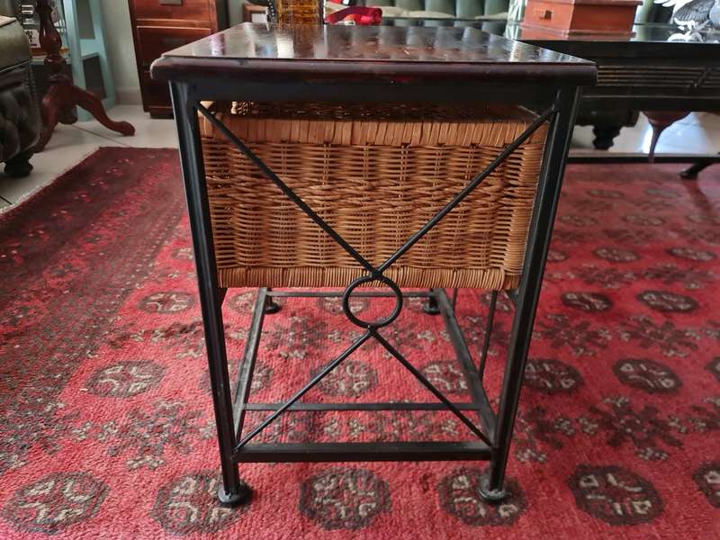 Single Pedestal made of Steel, Wood and Wicker