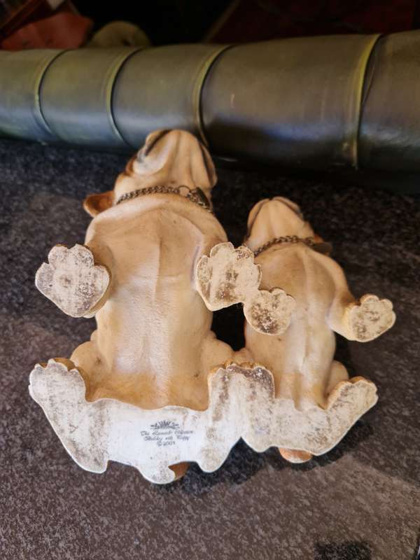 Leonardo Collection of a Bulldog and Puppy Ornament