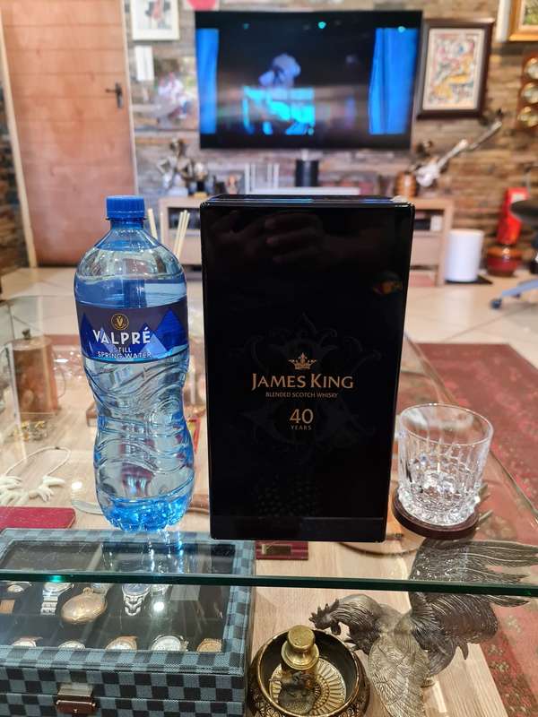 James King 40 Yo Blended Scotch Whisky in Wooden Gift Box
