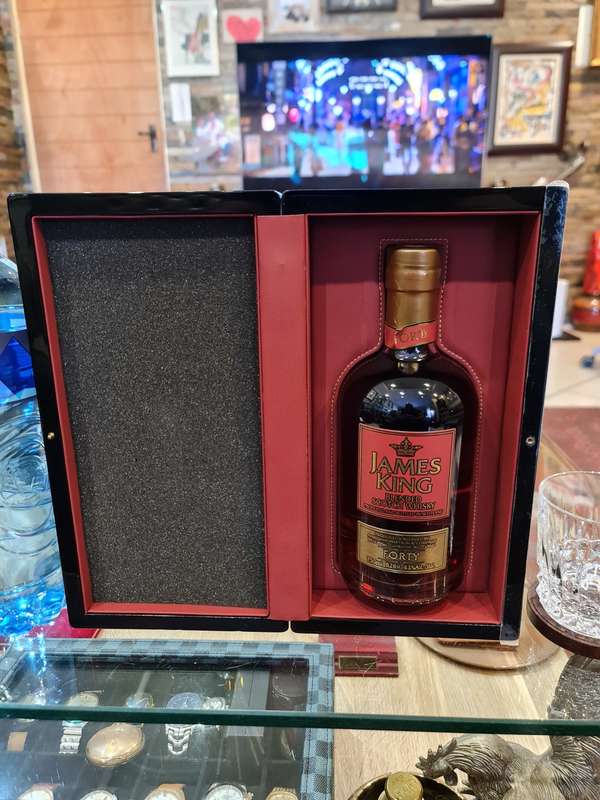 James King 40 Yo Blended Scotch Whisky in Wooden Gift Box