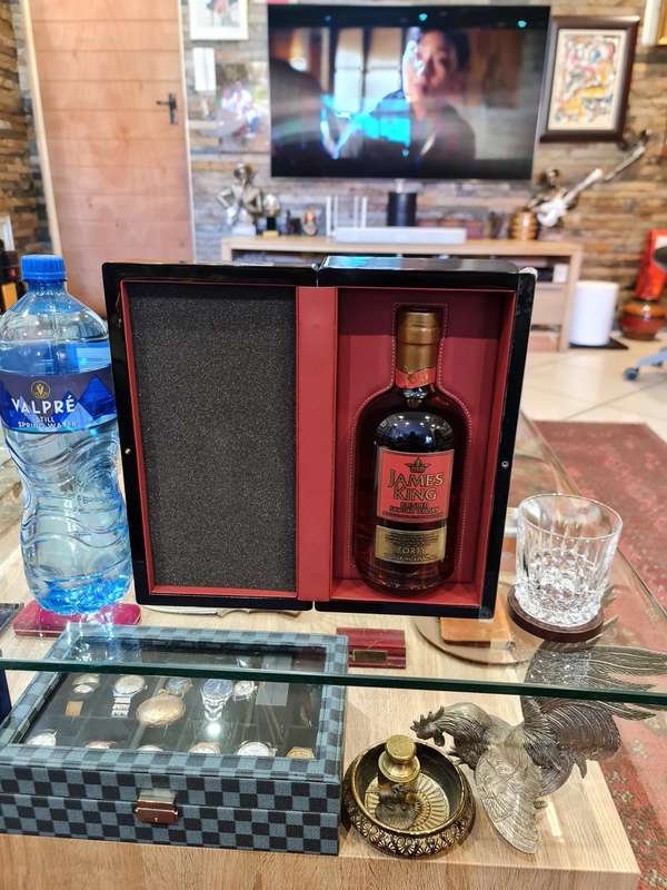 James King 40 Yo Blended Scotch Whisky in Wooden Gift Box