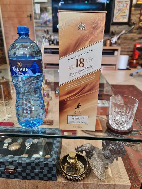 Johnnie Walker - The Pursuit of the Ultimate 18 Years Blend Whisky