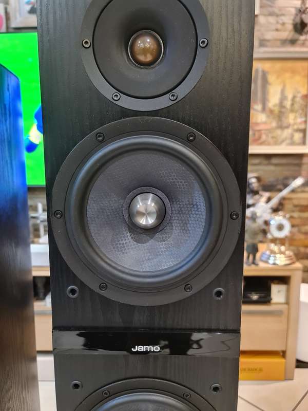 Fantastic Jamo C809 High End Floorstanding Loudspeakers
