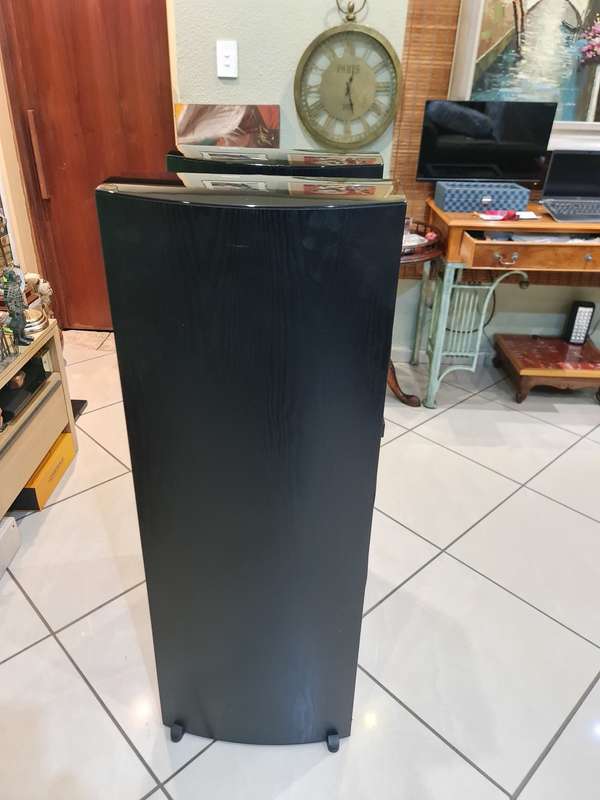 Fantastic Jamo C809 High End Floorstanding Loudspeakers