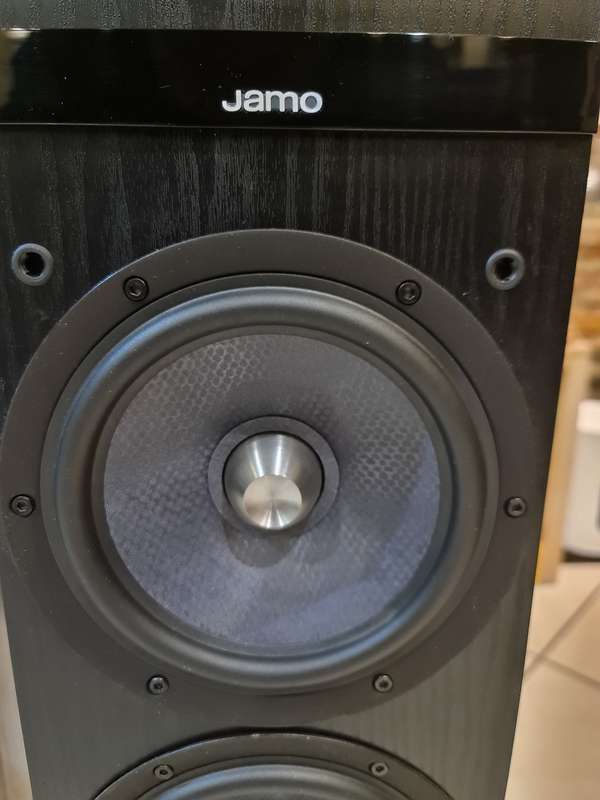 Fantastic Jamo C809 High End Floorstanding Loudspeakers