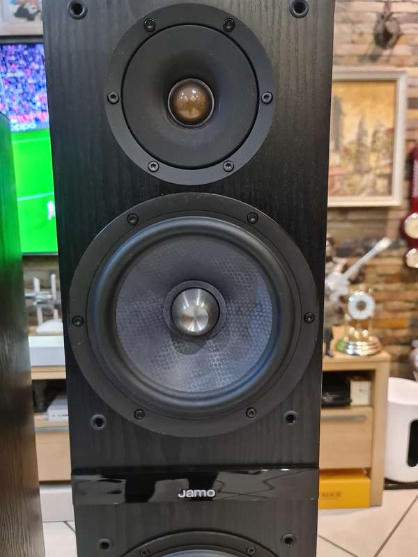 Fantastic Jamo C809 High End Floorstanding Loudspeakers