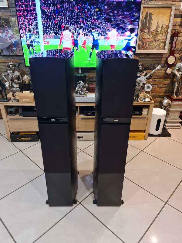 Fantastic Jamo C809 High End Floorstanding Loudspeakers