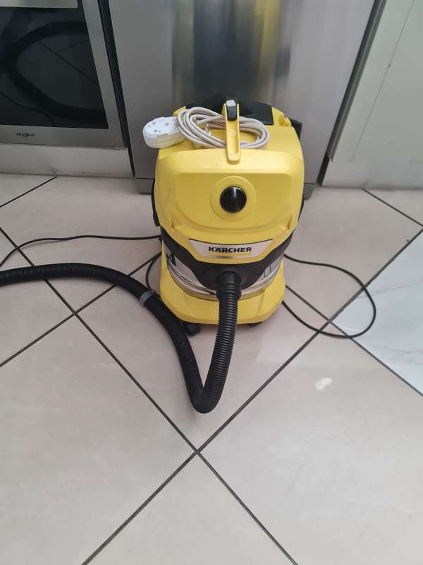 Karcher WD4 S Premium Vacuum Cleaner