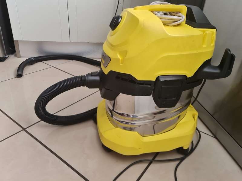 Karcher WD4 S Premium Vacuum Cleaner