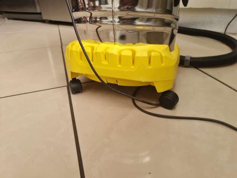 Karcher WD4 S Premium Vacuum Cleaner