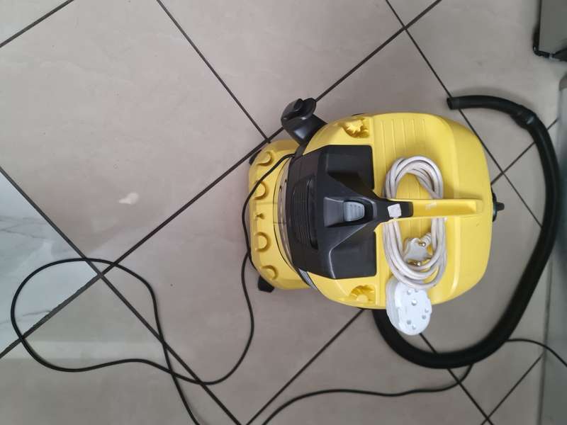 Karcher WD4 S Premium Vacuum Cleaner