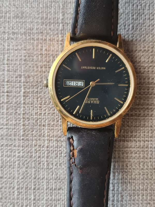 Sharp Quartz Men`s Vintage Watch