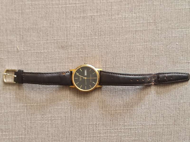 Sharp Quartz Men`s Vintage Watch