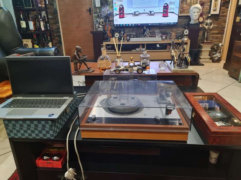 Thorens TD160 Belt Drive Turntable and LPs