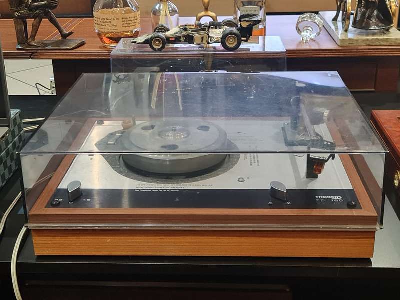 Thorens TD160 Belt Drive Turntable and LPs