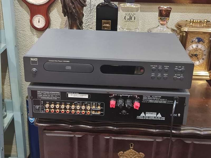 NAD C320BEE Integrated Stereo Amplifier and NAD C521BEE Compact CD Player