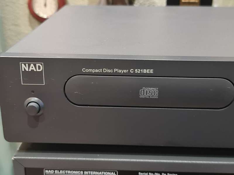 NAD C320BEE Integrated Stereo Amplifier and NAD C521BEE Compact CD Player