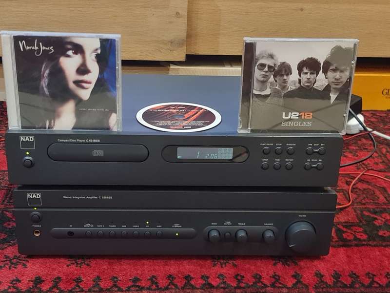 NAD C320BEE Integrated Stereo Amplifier and NAD C521BEE Compact CD Player