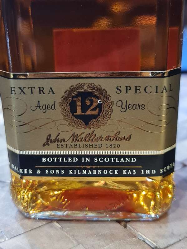 Johnnie Walker Black Label 12 Year Old Extra Special - 1980