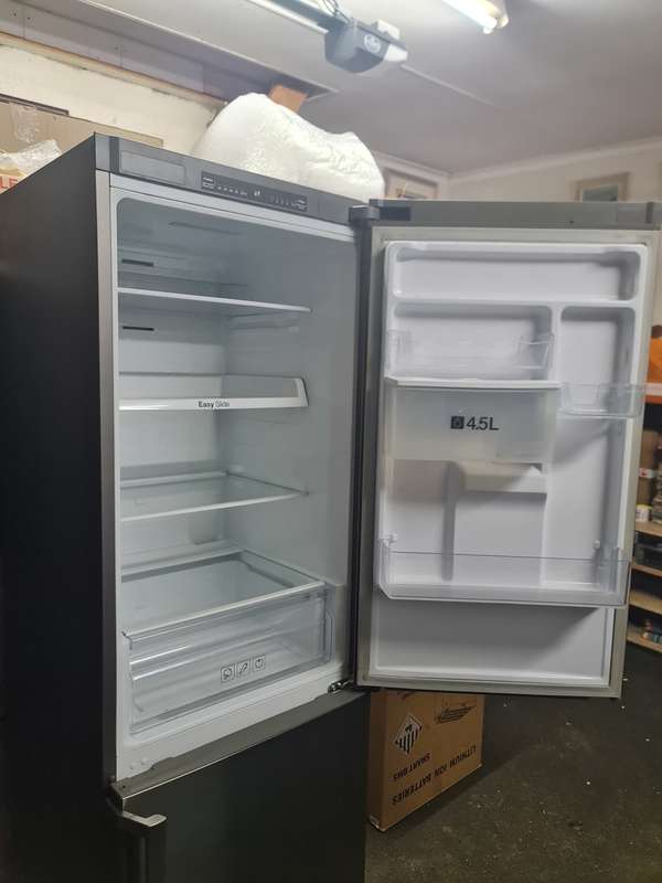 Samsung 329L Silver Combi Fridge- RB31HWJ3DSS