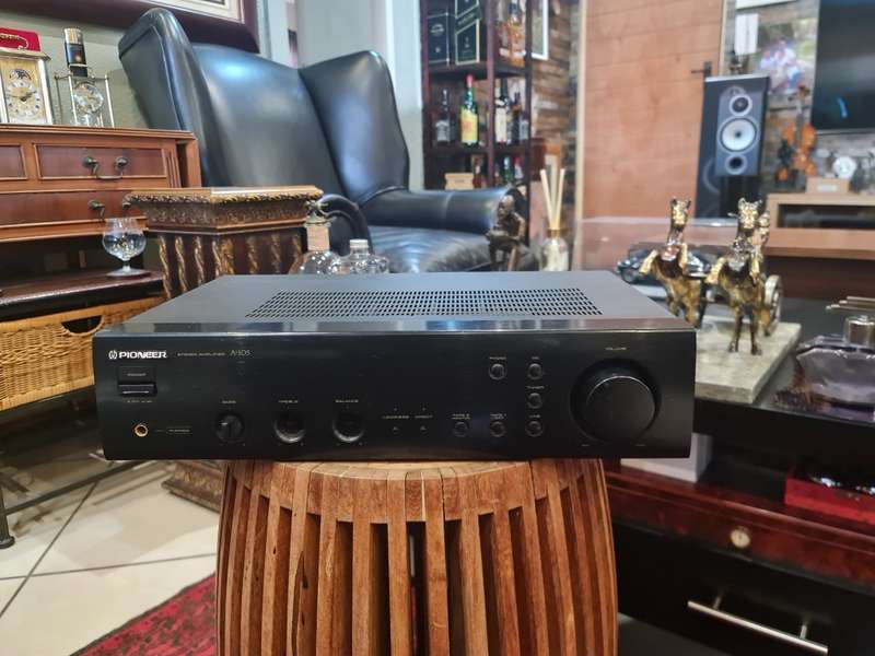 Pioneer A-105 Stereo Integrated Amplifier