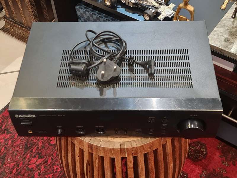 Pioneer A-105 Stereo Integrated Amplifier