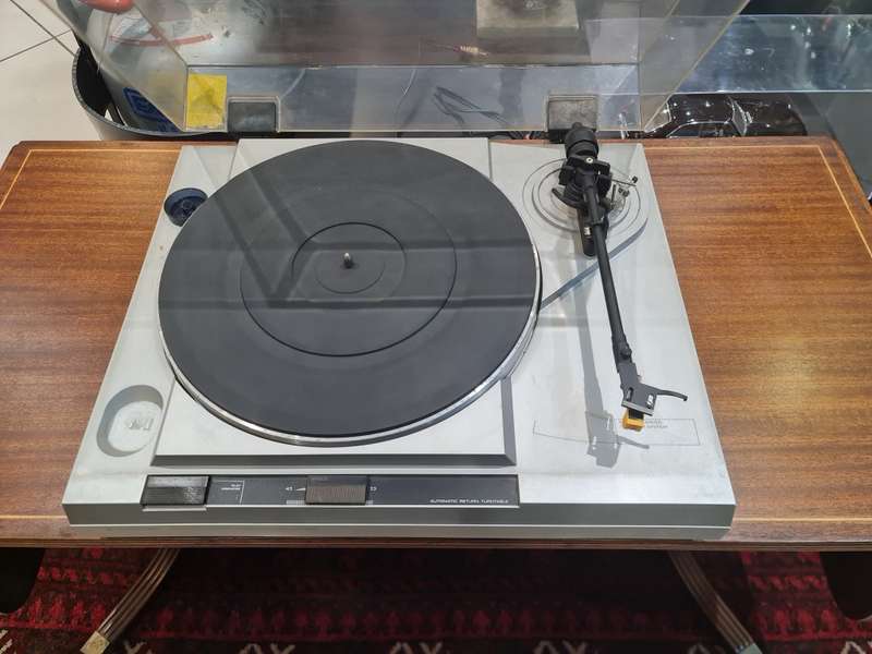 Kenwood KD-1600 Belt Drive Turntable and LP`s
