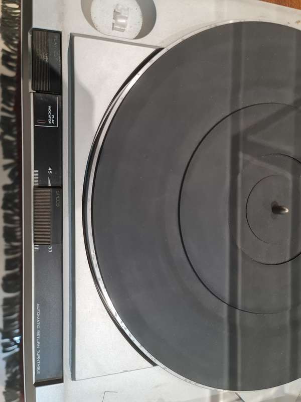Kenwood KD-1600 Belt Drive Turntable and LP`s