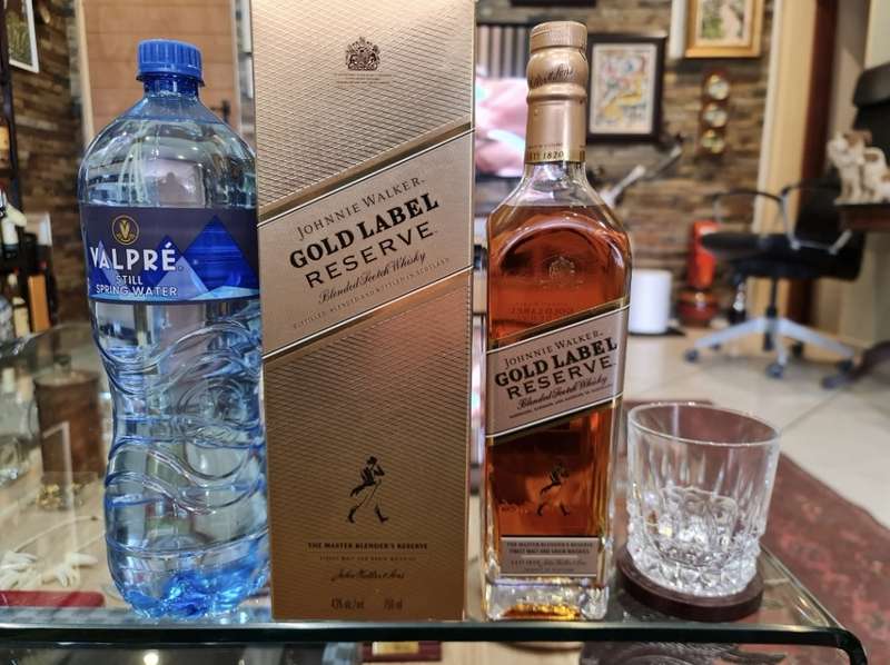 Johnnie Walker Gold Label Reserve