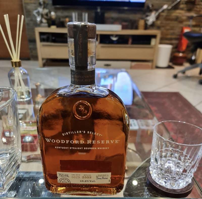 Bourbon Distiller`s Select Kentucky Straight Bourbon Whiskey