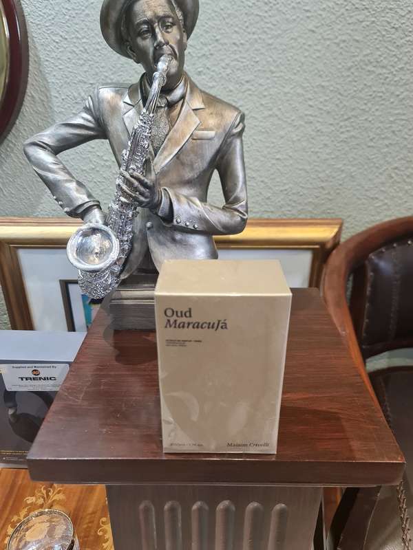 Maison Crivelli Oud Maracuja Extrait de Parfum