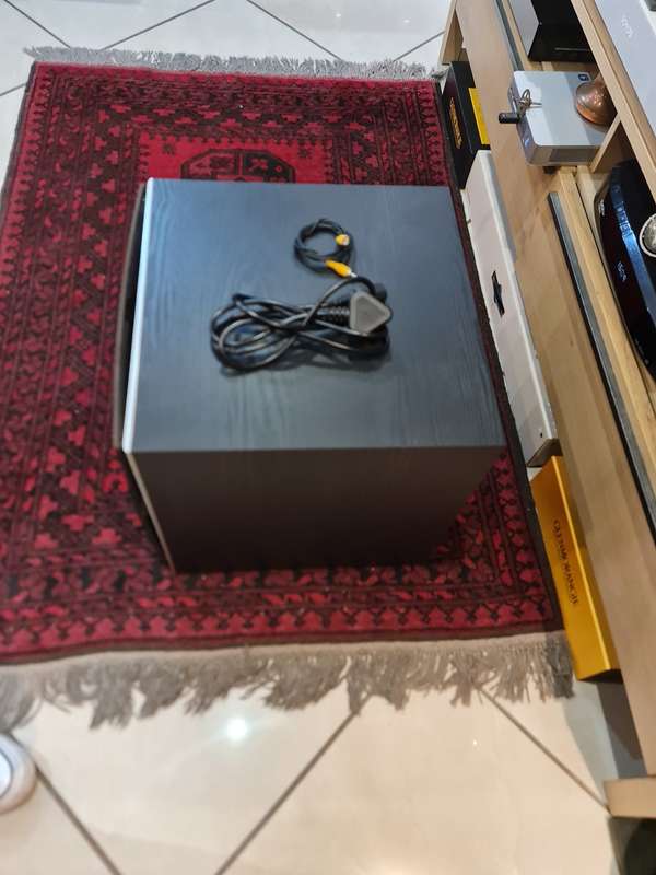 Polk Audio PSW 12 - 12 Inch Powered Subwoofer